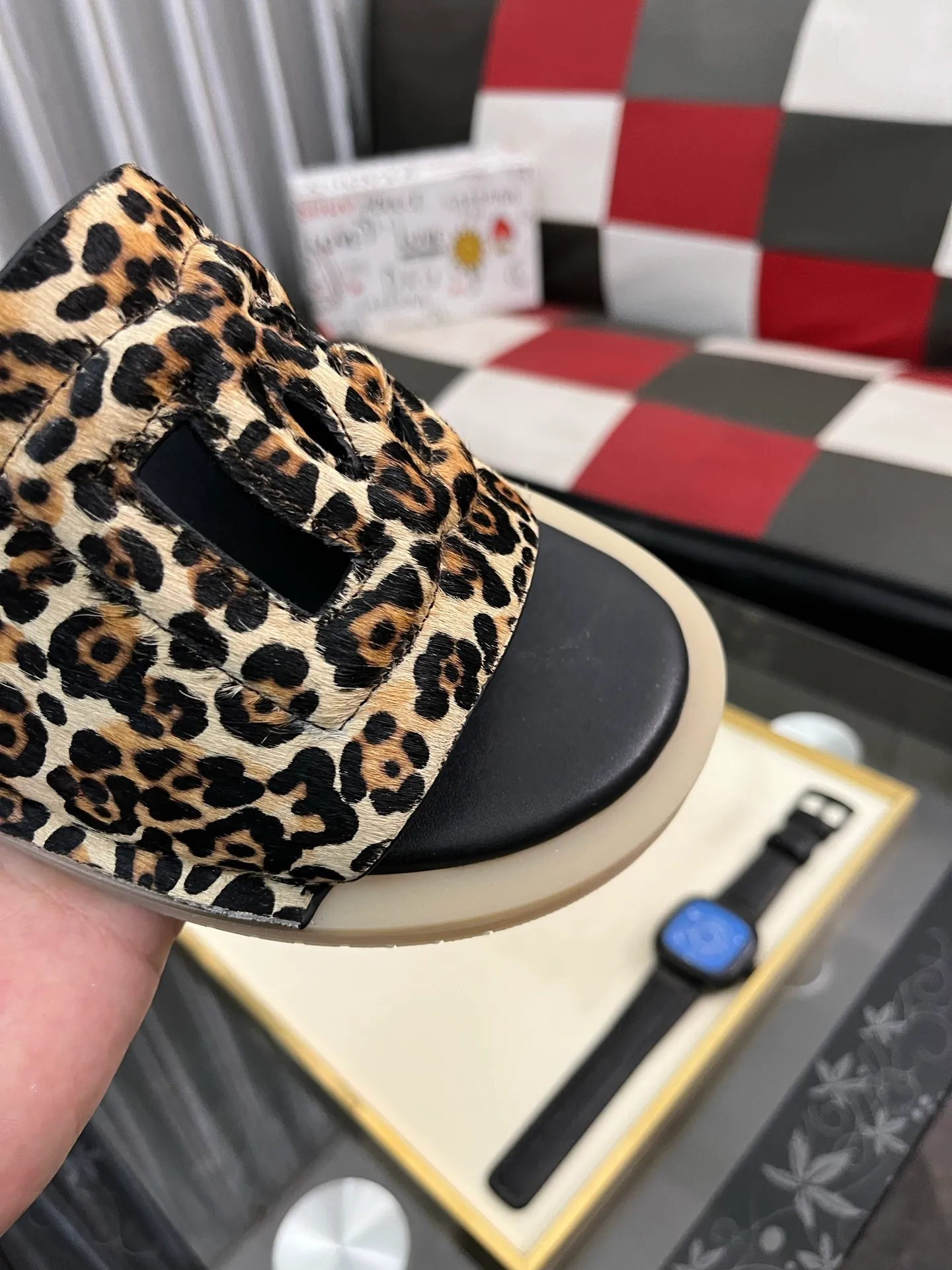 Men's Men's Shoes 💰340⌚️⌚️ (DG) The latest casual slippers are fashionable and versatile, and can add luster to various looks. Create an exquisite design with unique dynamic vitality and modern atmosphere, showing modern elegance. Size: 38-442️⃣Colors available